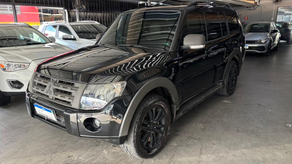 MITSUBISHI Pajero Full