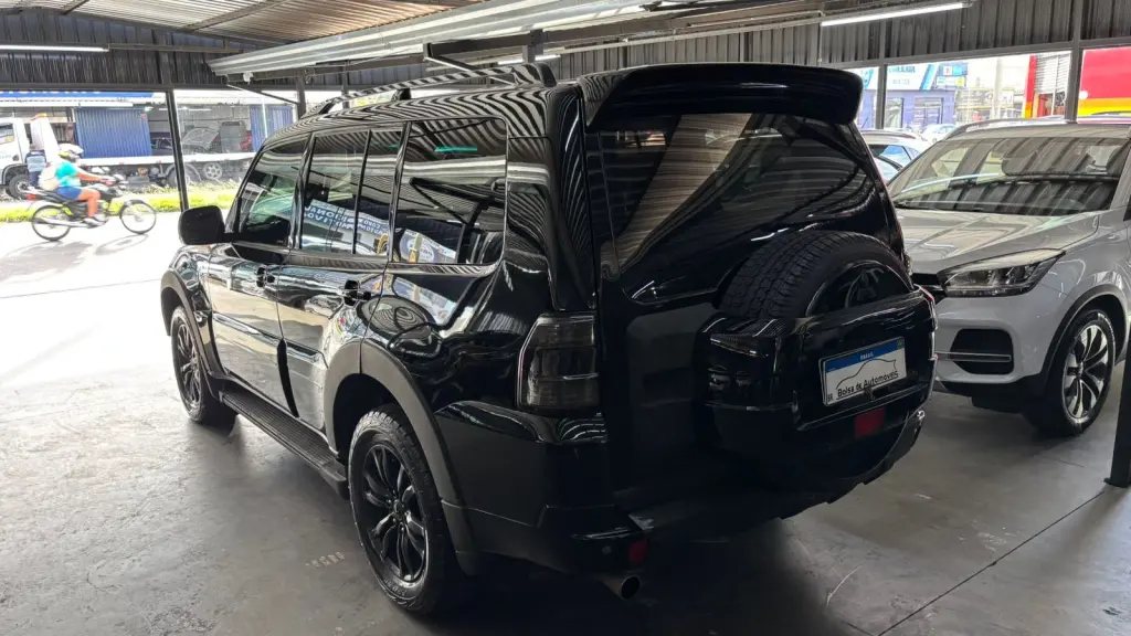MITSUBISHI Pajero Full - Foto