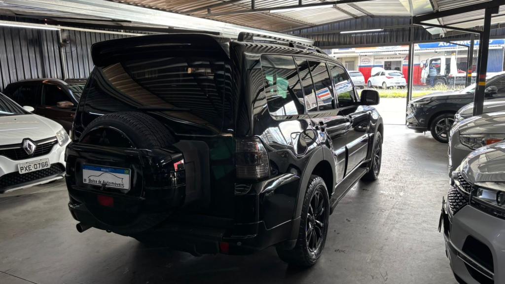 MITSUBISHI Pajero Full - Foto