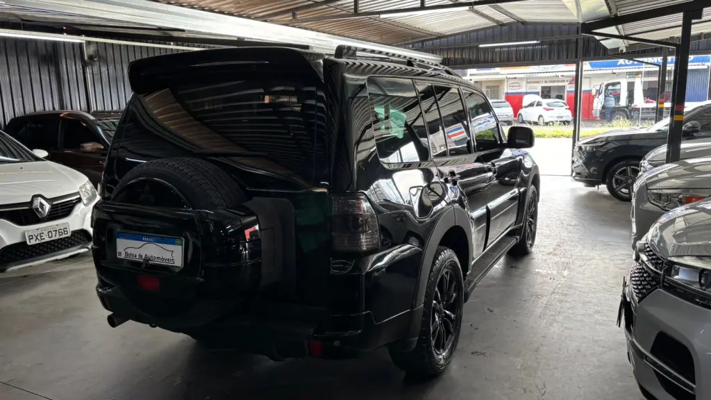 MITSUBISHI Pajero Full - Foto