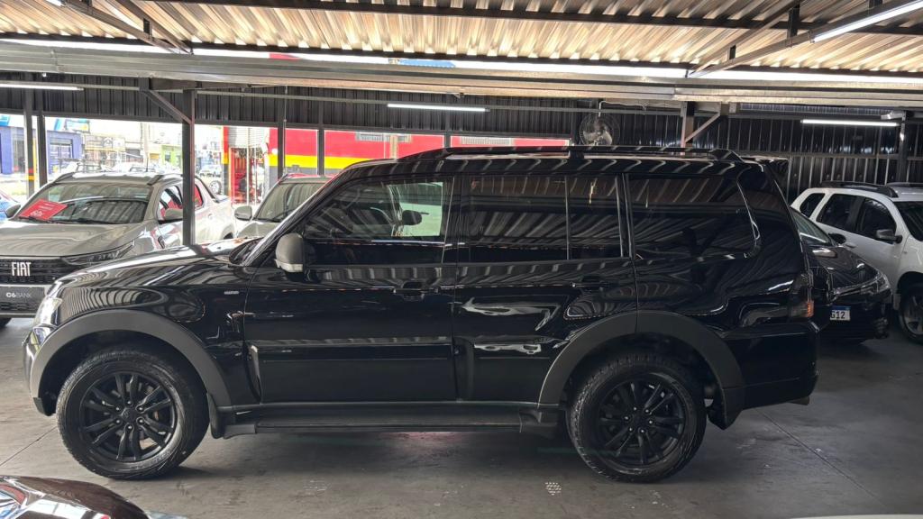 MITSUBISHI Pajero Full - Foto
