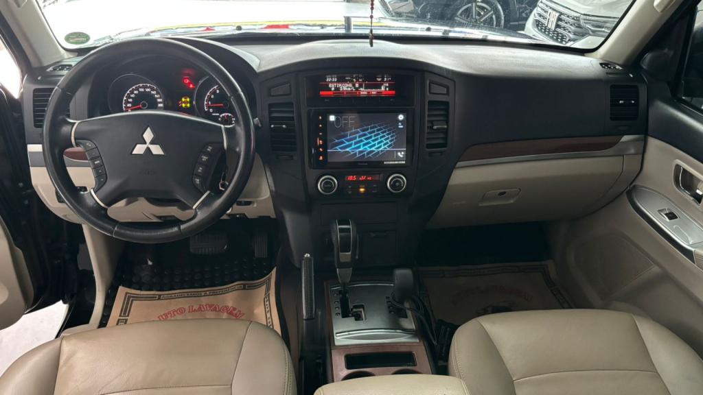 MITSUBISHI Pajero Full - Foto
