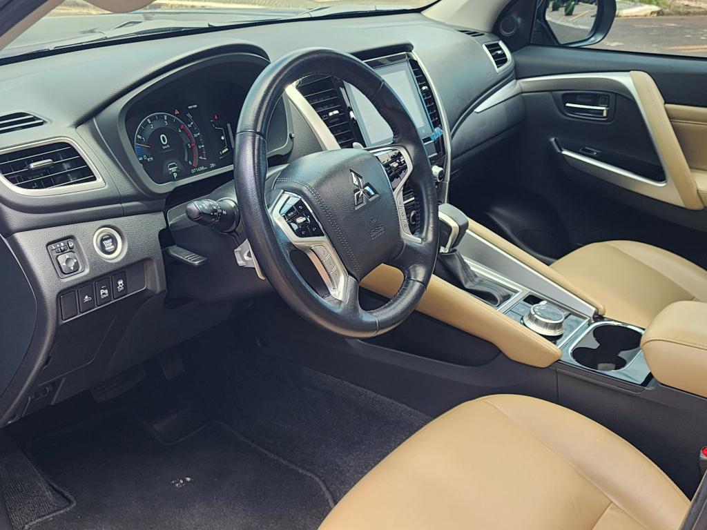 MITSUBISHI Pajero Sport - Foto