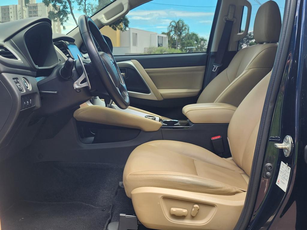 MITSUBISHI Pajero Sport - Foto