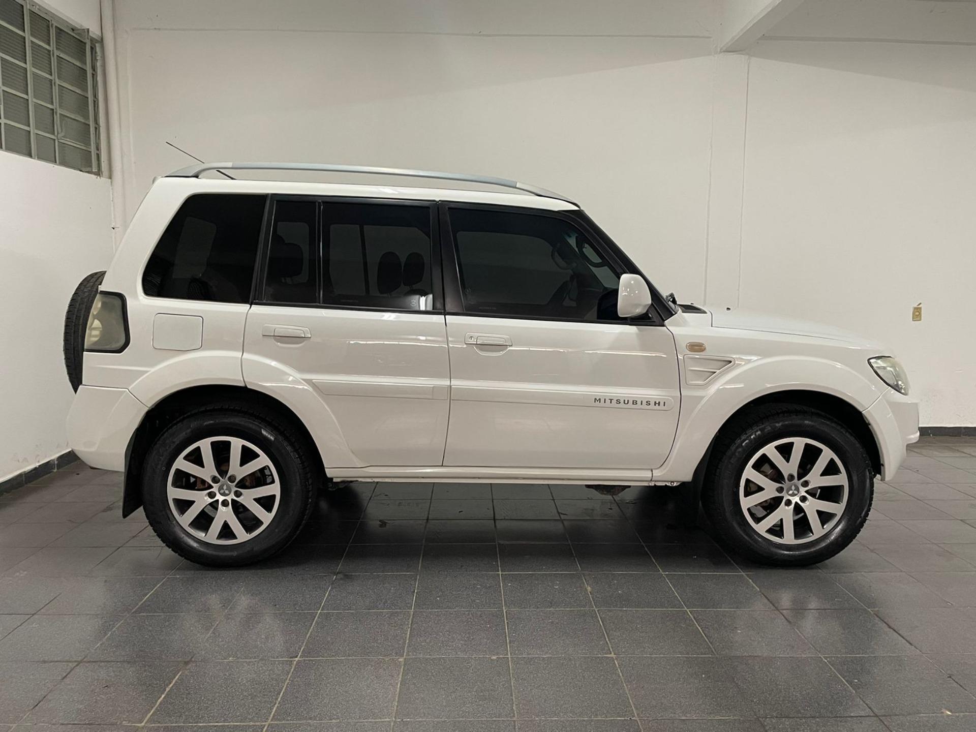 MITSUBISHI Pajero TR4 - Miniatura
