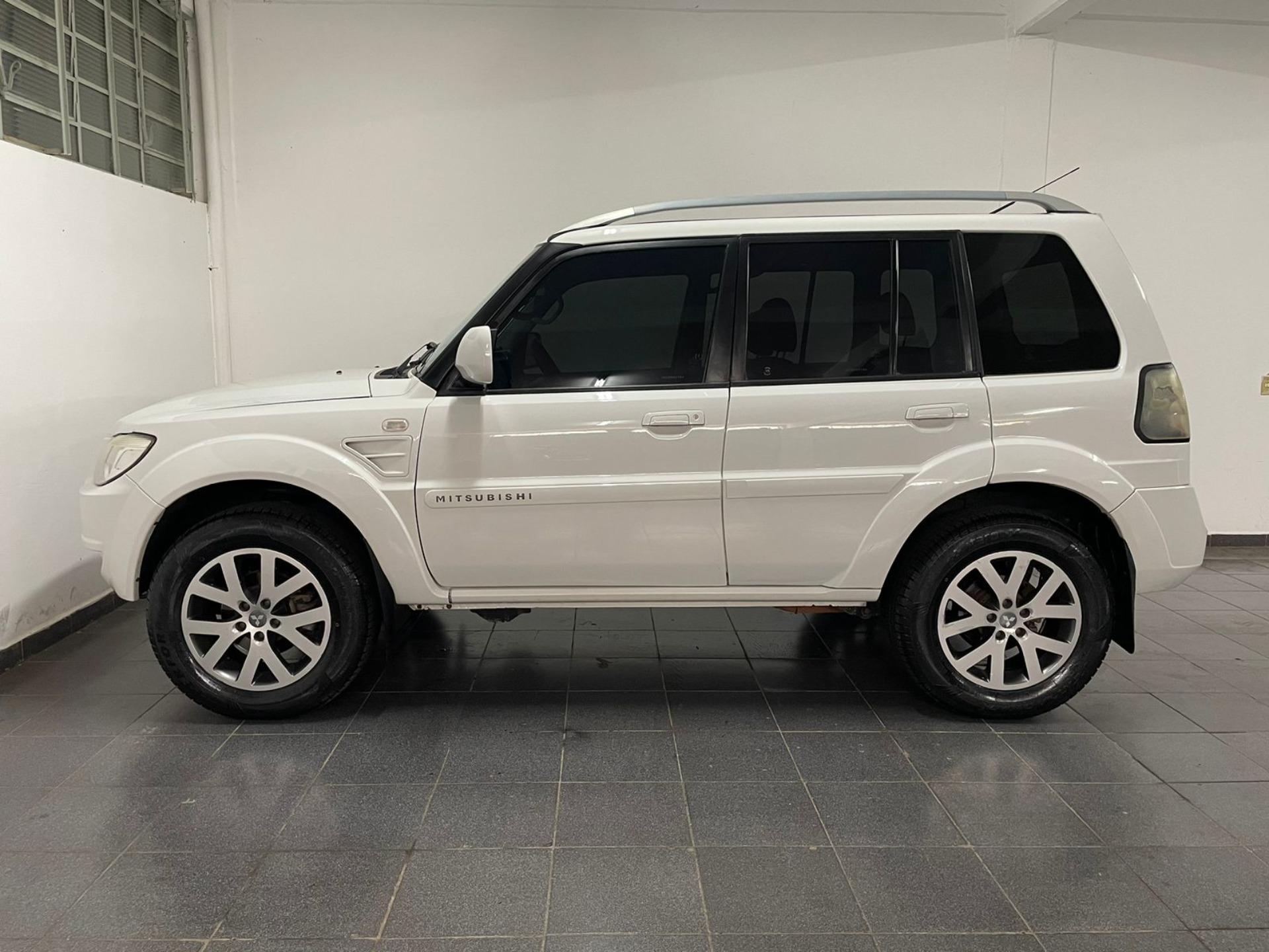 MITSUBISHI Pajero TR4 - Miniatura