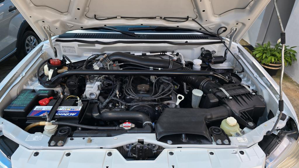 MITSUBISHI Pajero TR4 - Foto