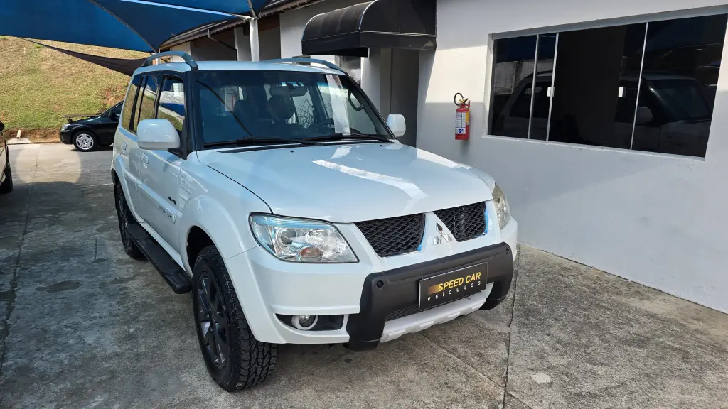 MITSUBISHI Pajero TR4