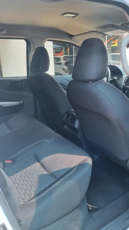 NISSAN Frontier - Foto