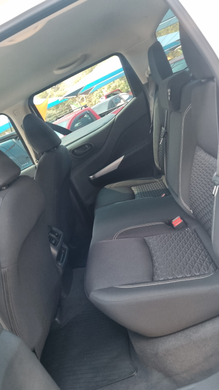 NISSAN Frontier - Foto