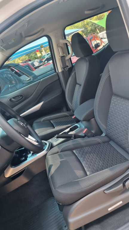 NISSAN Frontier - Foto