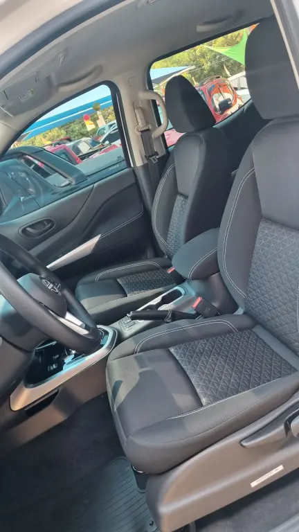 NISSAN Frontier - Foto