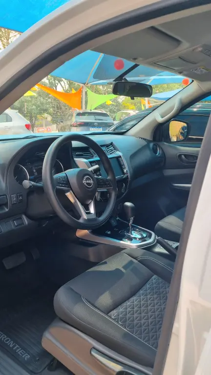 NISSAN Frontier - Foto