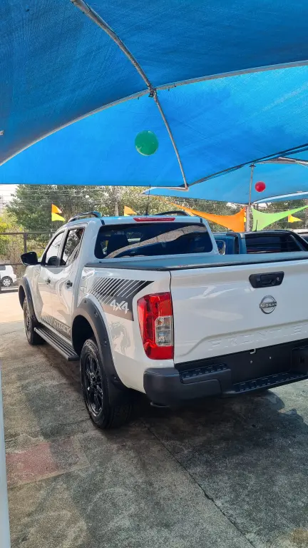 NISSAN Frontier - Foto
