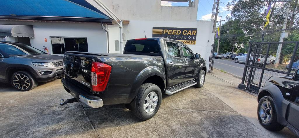 NISSAN Frontier - Foto