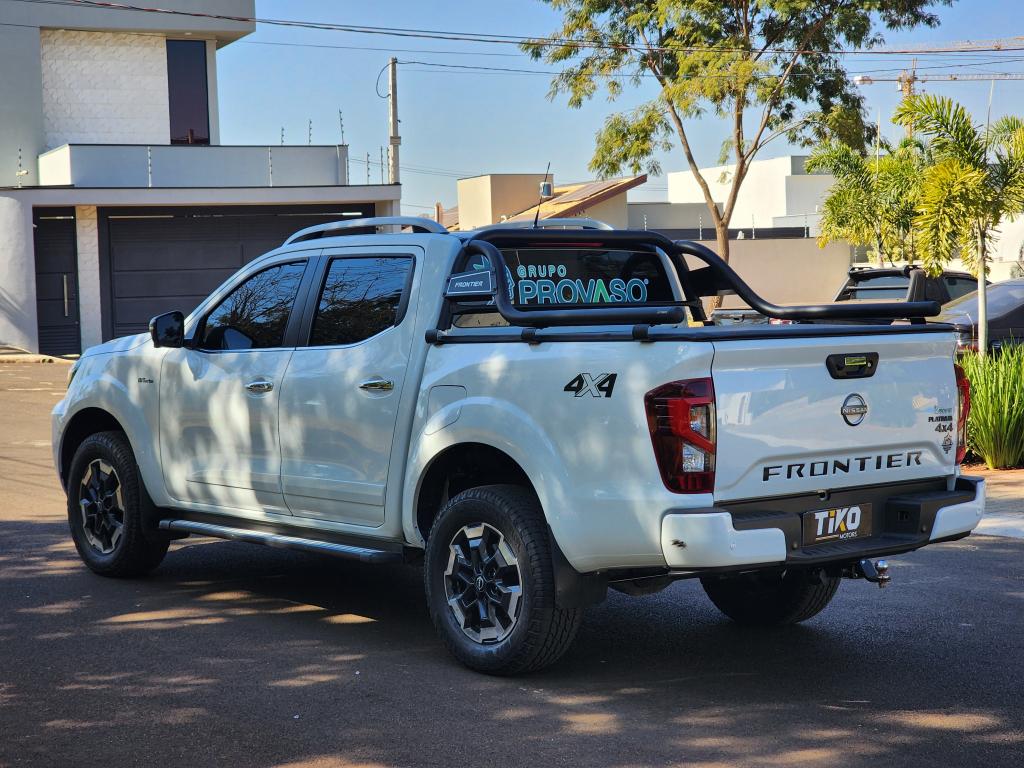 NISSAN Frontier - Foto