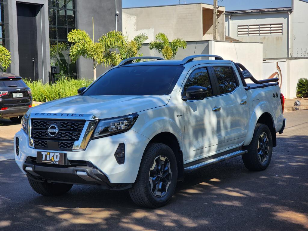 NISSAN Frontier - Foto