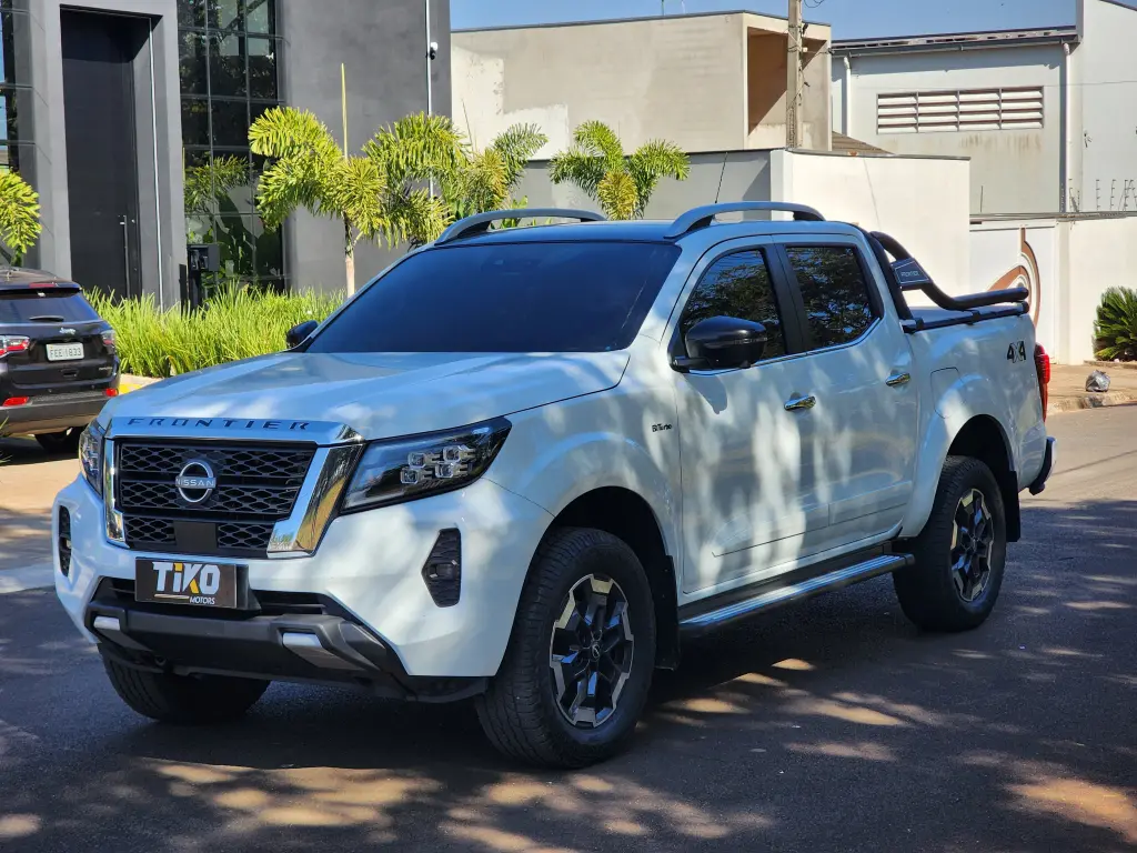 NISSAN Frontier - Foto