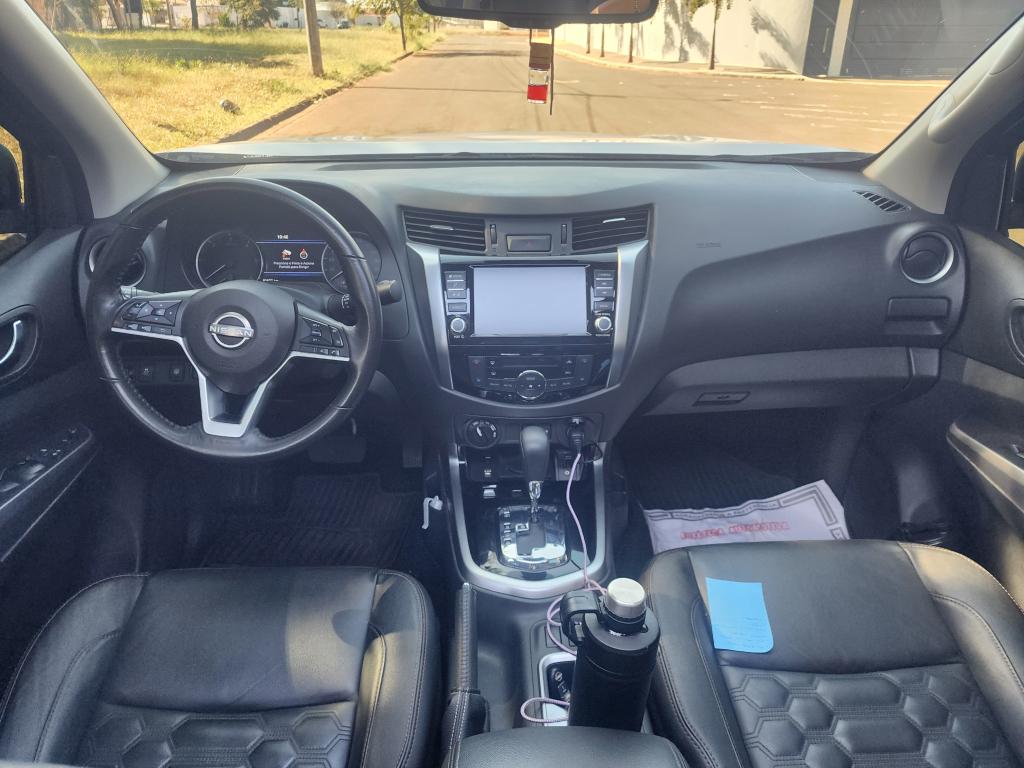 NISSAN Frontier - Foto