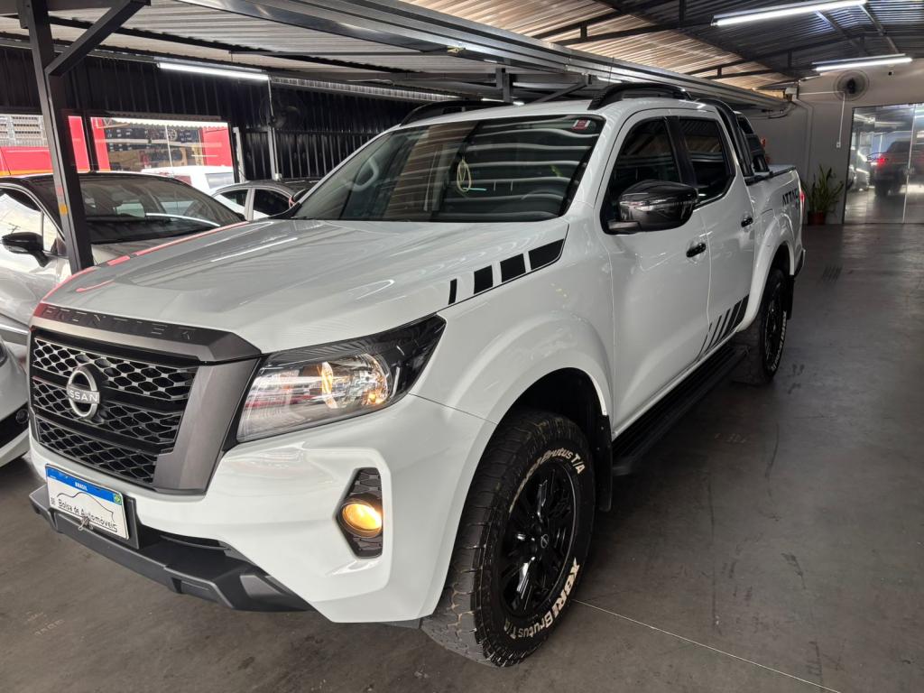 NISSAN Frontier - Foto