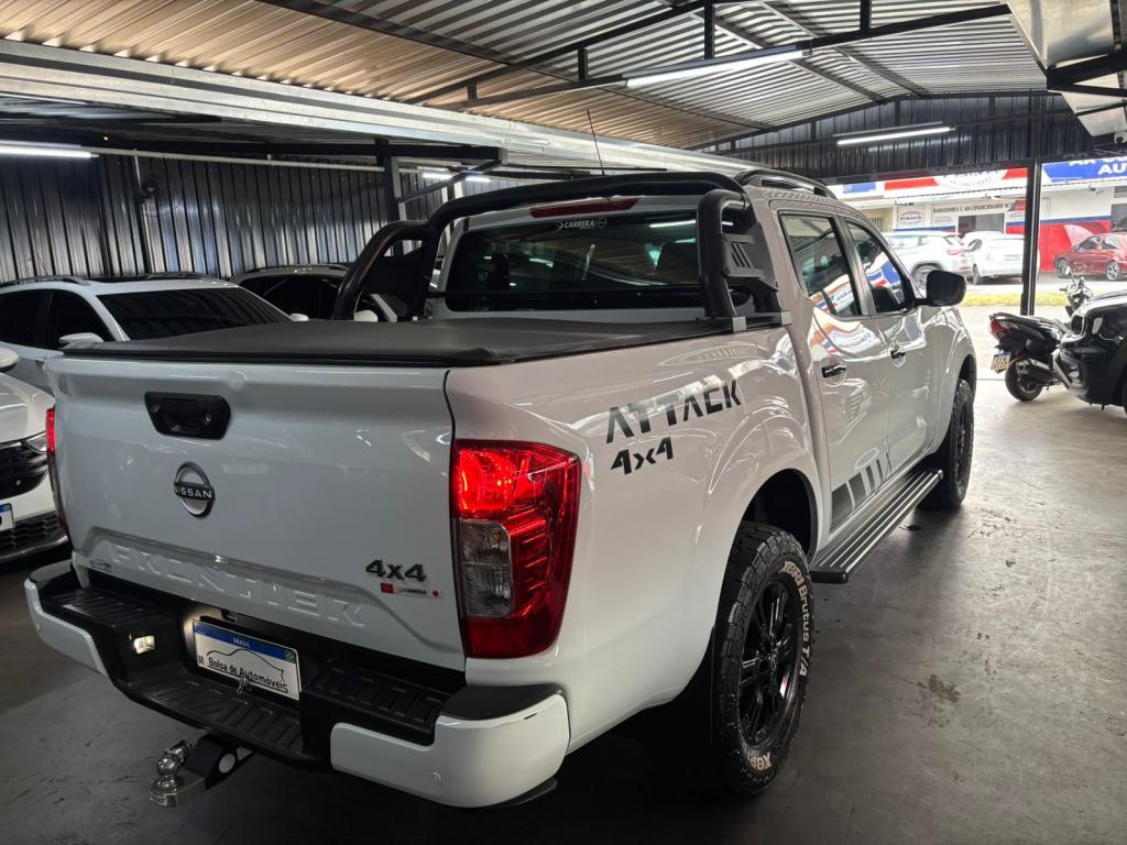 NISSAN Frontier - Foto