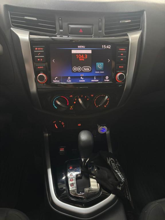 NISSAN Frontier - Foto