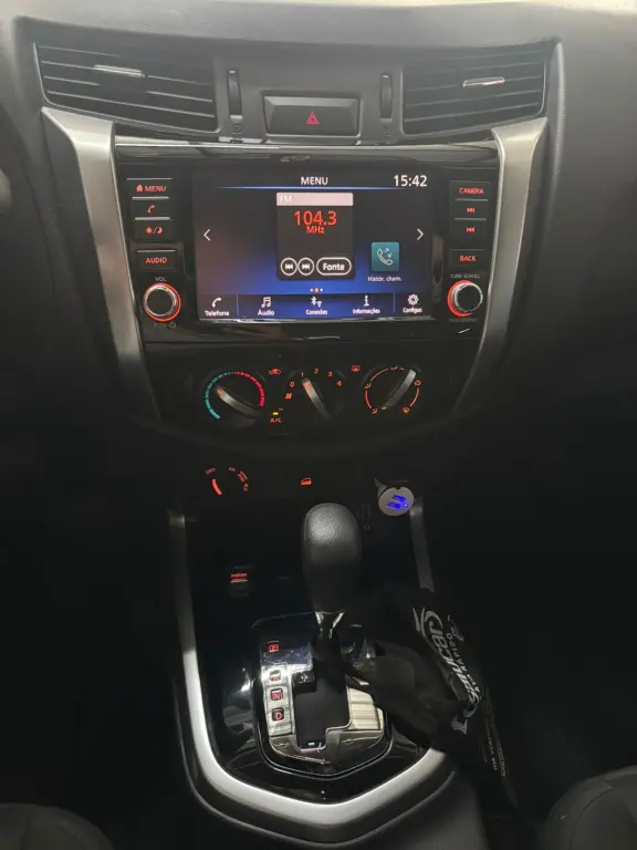 NISSAN Frontier - Foto