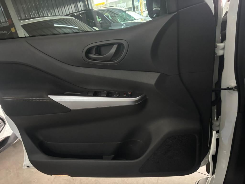 NISSAN Frontier - Foto