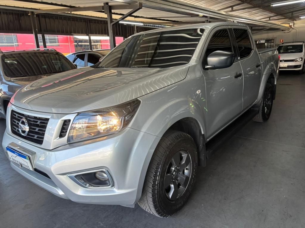 NISSAN Frontier - Foto