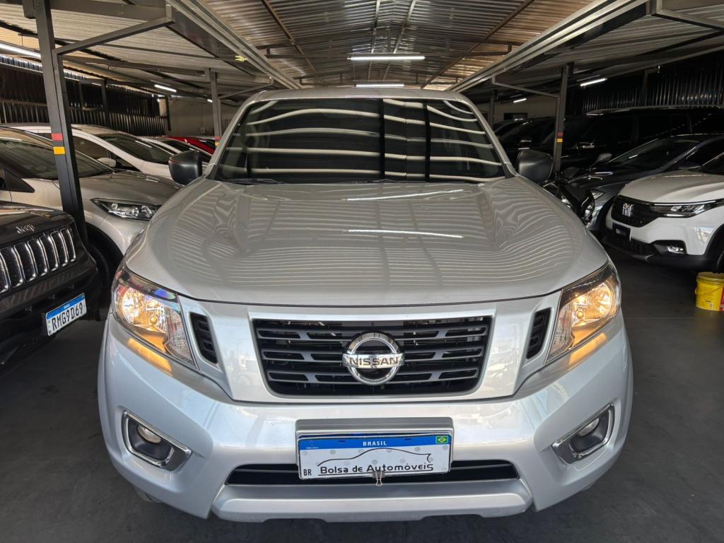 NISSAN Frontier - Foto
