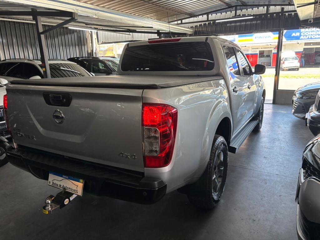 NISSAN Frontier - Foto