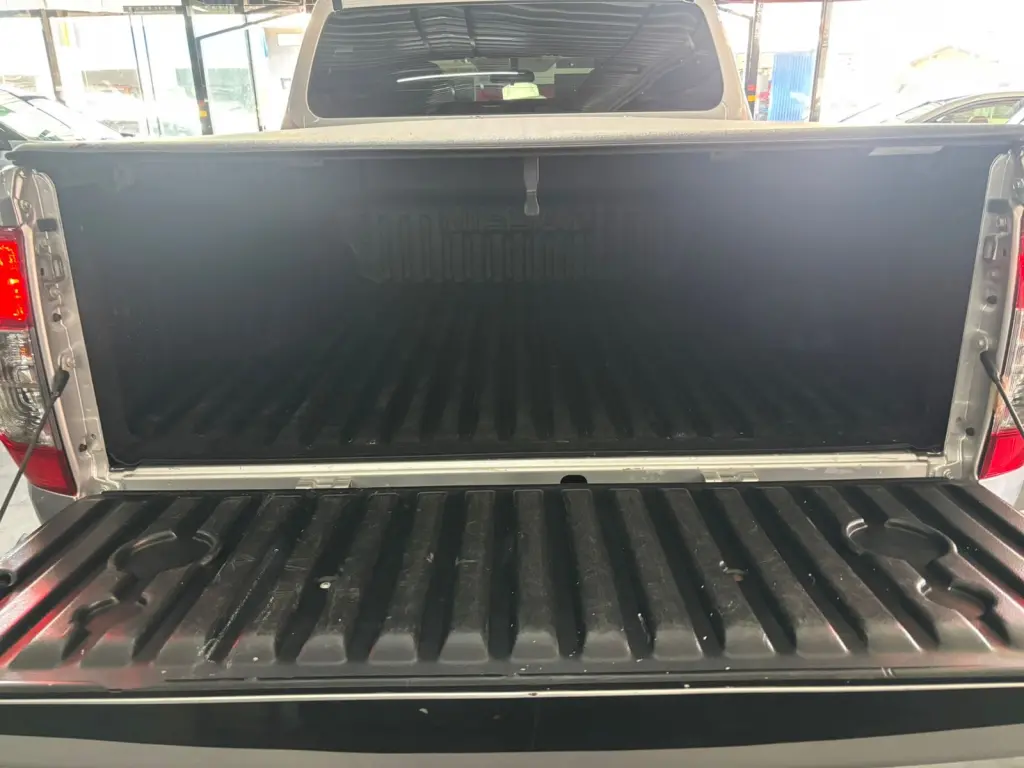 NISSAN Frontier - Foto