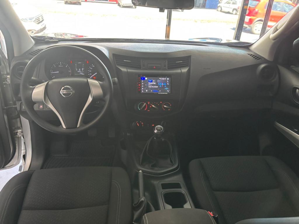 NISSAN Frontier - Foto