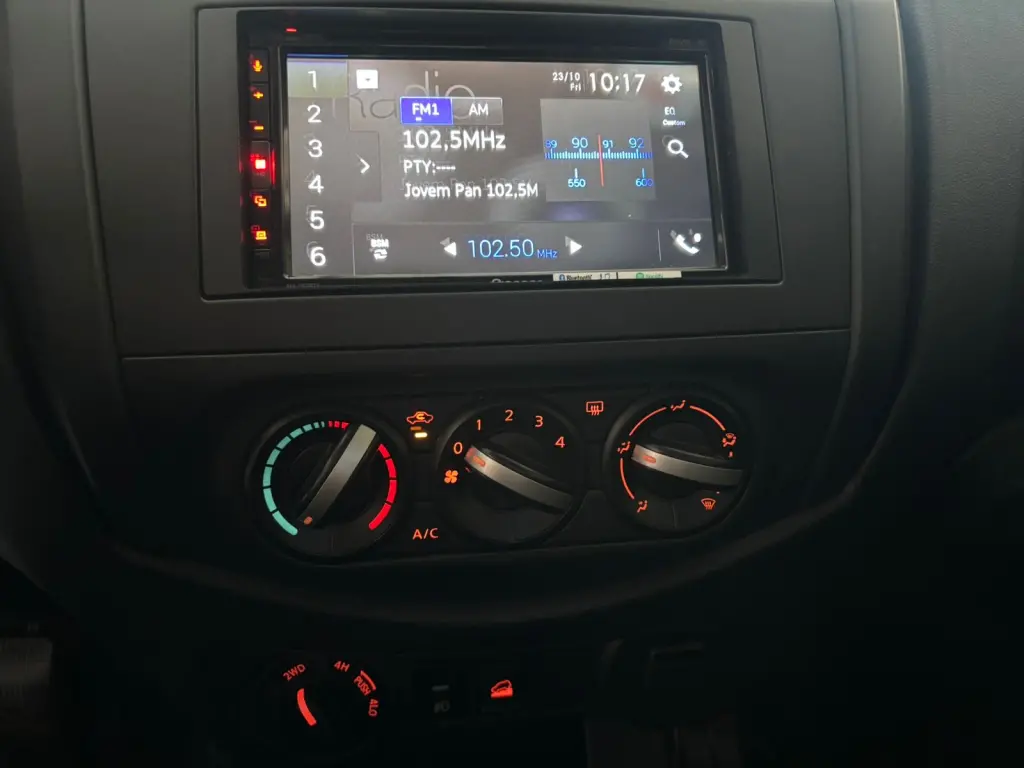 NISSAN Frontier - Foto