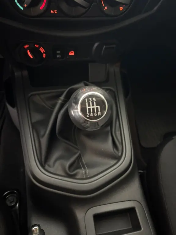 NISSAN Frontier - Foto