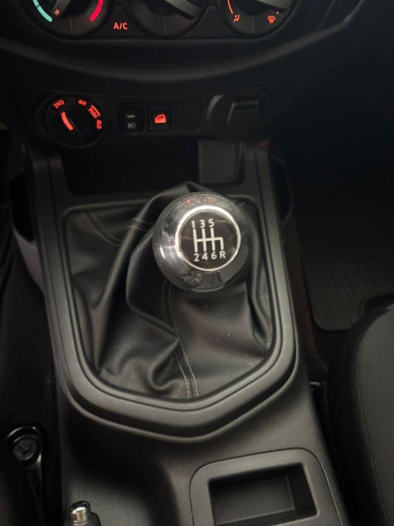 NISSAN Frontier - Foto