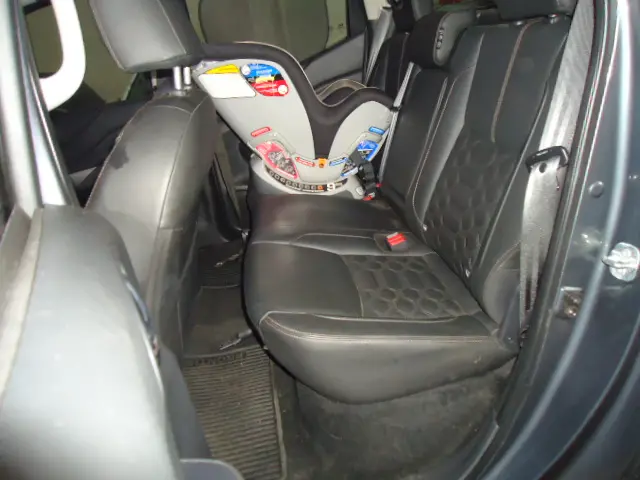 NISSAN Frontier - Foto