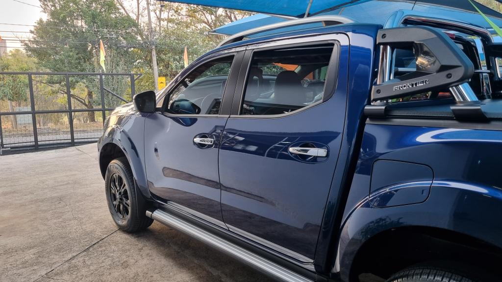 NISSAN Frontier - Foto