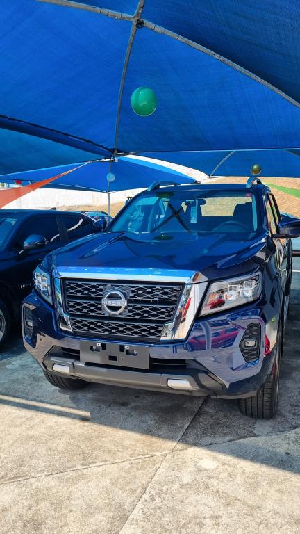 NISSAN Frontier - Foto