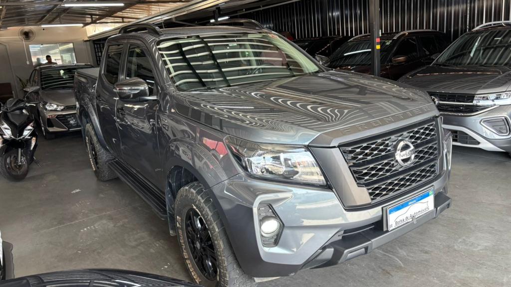 NISSAN Frontier - Foto