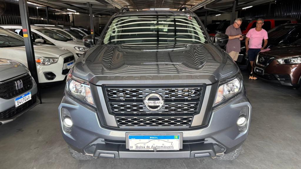 NISSAN Frontier - Foto