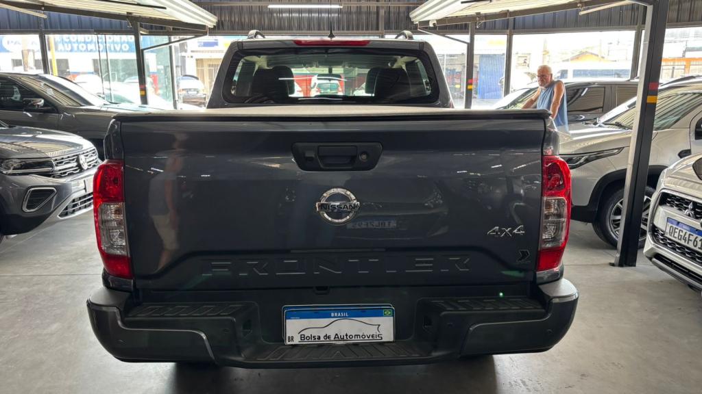 NISSAN Frontier - Foto