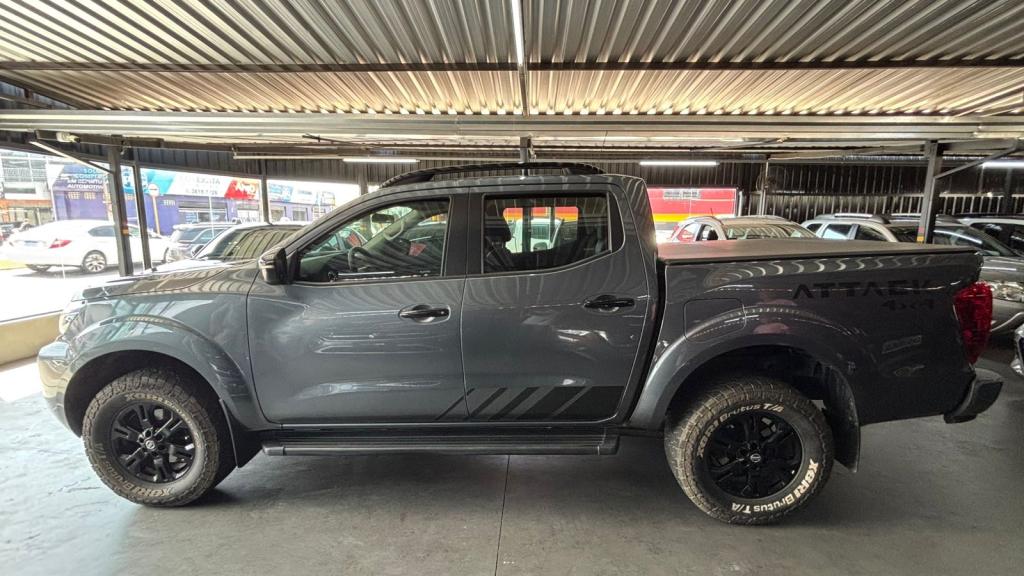 NISSAN Frontier - Foto