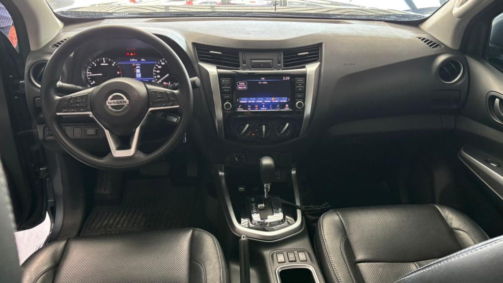 NISSAN Frontier - Foto