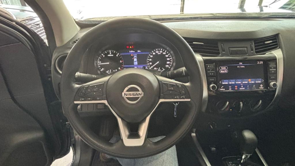 NISSAN Frontier - Foto