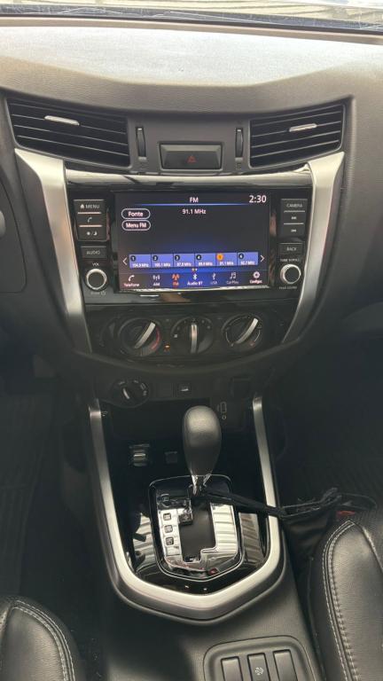 NISSAN Frontier - Foto