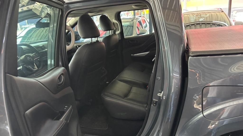 NISSAN Frontier - Foto