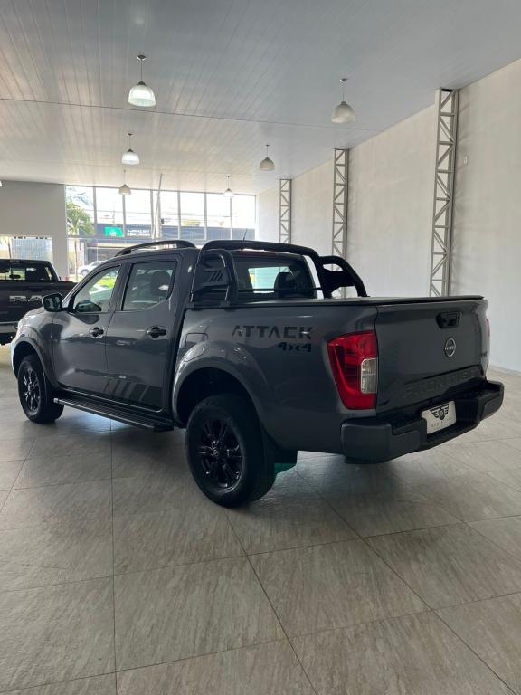 NISSAN Frontier - Foto