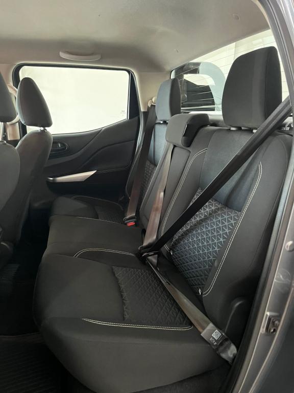 NISSAN Frontier - Foto