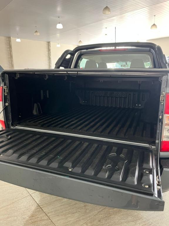 NISSAN Frontier - Foto